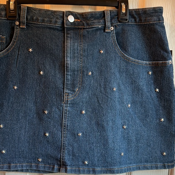NWT NOBO STAR STUDDED MINI DENIM SKIRT SZ 21 - Picture 2 of 7